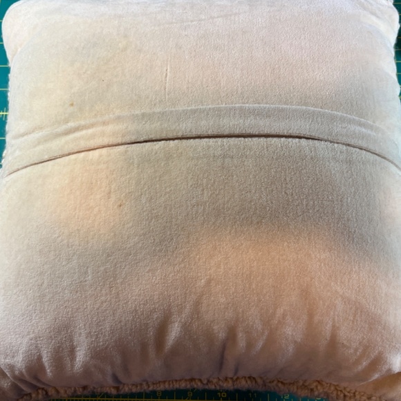 4-Corners Punch-Needle Pillow - Picture 2 of 3